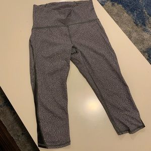 Lulemon mid rise 21” patterned leggings